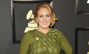 La chanteuse Adele sur le tapis rouge des Grammy Awards
