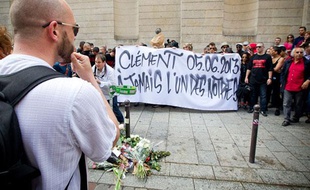Rassemblement en hommage à Clément Méric mort des suites d'une agression la veille rue Caumartin, le 6 juin 2013.