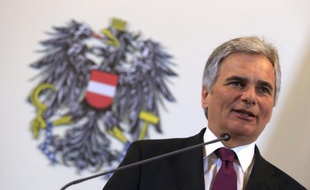 L'Autriche va négocier la levée du secret bancaire pour les résidents étrangers détenteurs d'un compte sur son sol, comme le lui demande l'Union européenne (UE), a déclaré mardi le chancelier social-démocrate Werner Faymann.