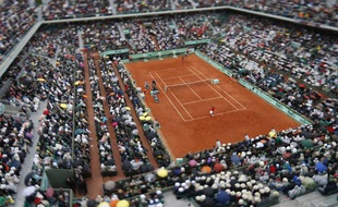 Le court central de Roland-Garros lors de la finale de l'édition 2012 entre Rafael Nadal et Novak Djokovic, le 10 juin.