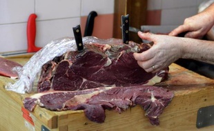 Vingt-six personnes ont été arrêtées vendredi dans le sud de la France et en Europe dans le cadre d'une opération contre un vaste trafic de viande de cheval