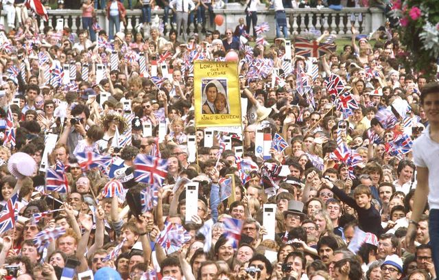 Par contre, en matière de non-intimité, les Windsor sont les champions du monde : 750 millions de téléspectateurs avaient regardé l’union de Charles et Diana en 1981. Ils étaient plus de 2 milliards pour Kate et William en 2011.