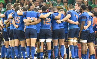 L'équipe de France de rugby avant son match contre l'Irlande, le 11 octobre 2015 à Cardiff.