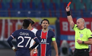 Gueye expulsé lors de Leipzig-PSG, le 4 novembre 2020.