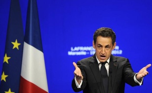 Le président Nicolas Sarkozy a assuré dimanche qu'il ne serait "pas le candidat d'une petite élite contre le peuple", affirmant que le référendum auquel il veut recourir notamment sur l'immigration et le chômage était "l'esprit même" de la république française.