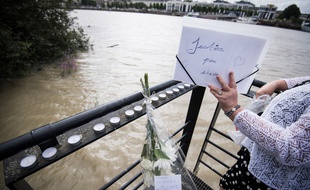 Une pancarte en hommage à Steve, dont le corps noyé a été retrouvé dans la Loire à Nantes.