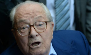 Jean-Marie Le Pen s'exprime lors d'une conférence de presse à Marseille le 5 septembre 2015