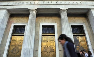 Les représentants de la zone euro et du Fonds monétaire international qui contrôlent l'évolution des finances publiques grecques n'ont pas exclu mardi l'octroi futur à la Grèce d'un nouveau prêt ou d'un délai pour rembourser celui qu'ils lui ont accordé en mai.