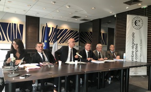 Le président de la chambre régionale des comptes Paca et ses magistrats