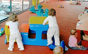 Un monde binaire dès la crèche.