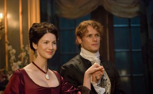 Caitriona Balfe (Claire ) et Sam Heughan (Jamie) dans la saison 2 de «Outlander».