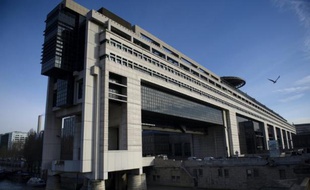 Plus de 100.000 contribuables ont déclaré en 2012 au fisc détenir un compte bancaire à l'étranger, affirme la Direction générale des finances publiques (DGFiP) dans son rapport d'activité publié mardi.