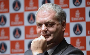 Thierry Antinori, vice-président d'Emirates chargé de la stratégie commerciale, le 17 mai 2012 au stade du Parc des Princes à Paris