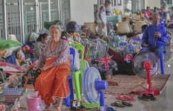 Négociations en cours malgré des combats entre la Thaïlande et le Cambodge